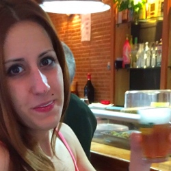 PASADA DE VIDEO. Estudiante gallega quiere que la follen dos desconocidos