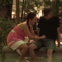 Alba hunts in El Retiro a teen with a girlfriend. 'Would you cuckold your girlfriend for everyone in Spain to see?'