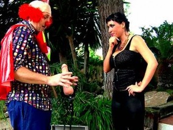 Suhaila Hard starts a very perverted extreme party with Pitiklin the clown